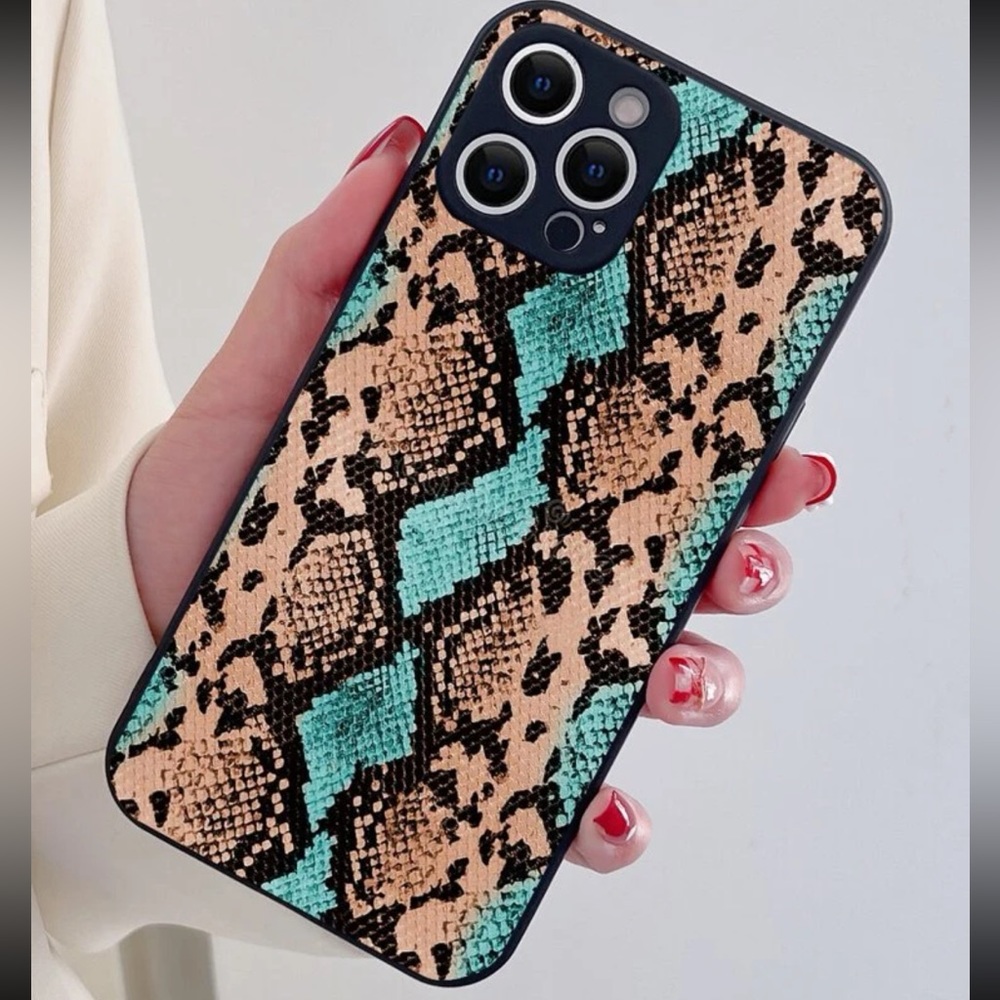 Snake skin print phone case